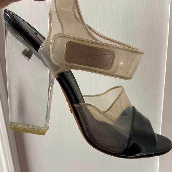 Women’s Prada runway shoes 8 - Picture 2 of 9